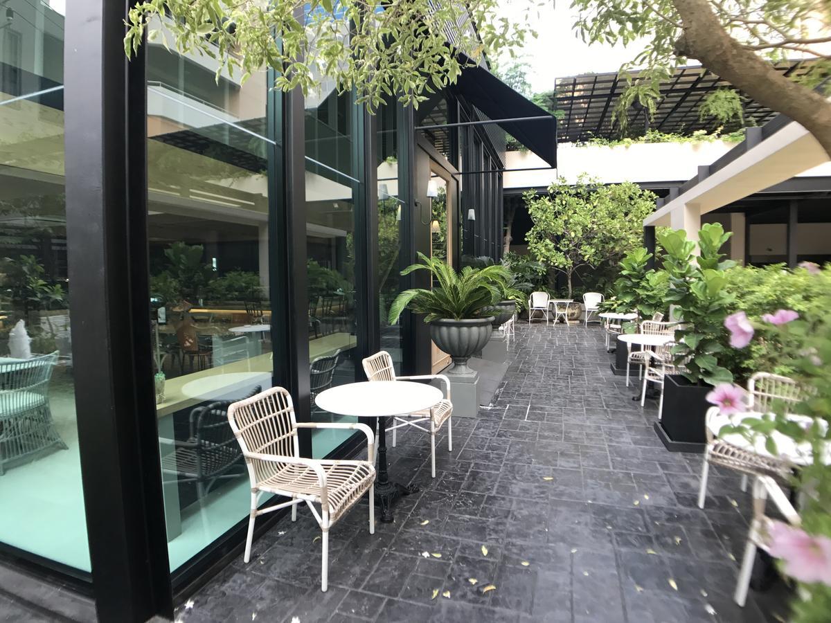 Patio Luxury Suites Bangkok Extérieur photo