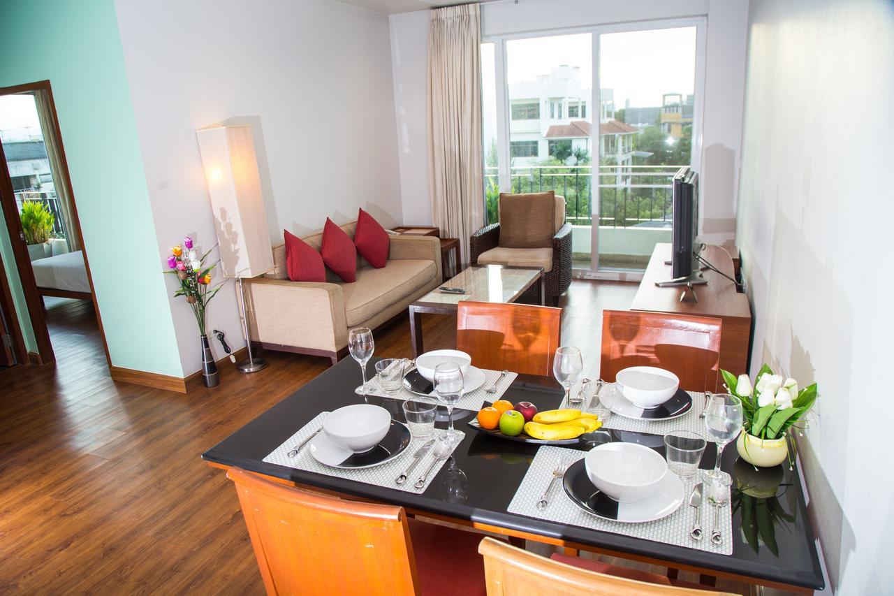 Patio Luxury Suites Bangkok Extérieur photo