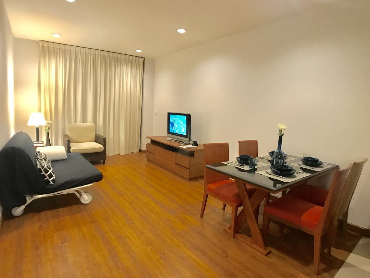 Patio Luxury Suites Bangkok Extérieur photo