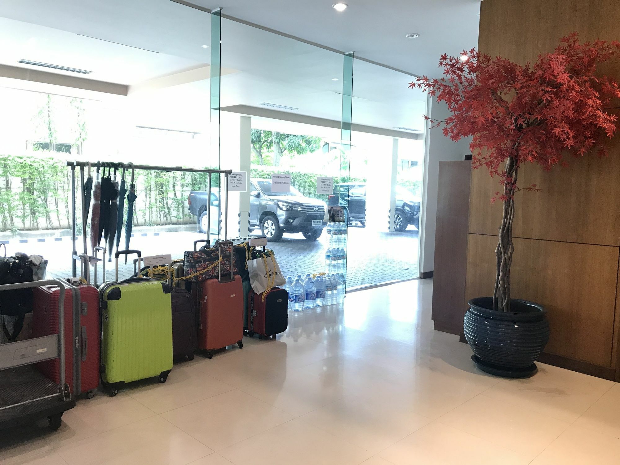 Patio Luxury Suites Bangkok Extérieur photo