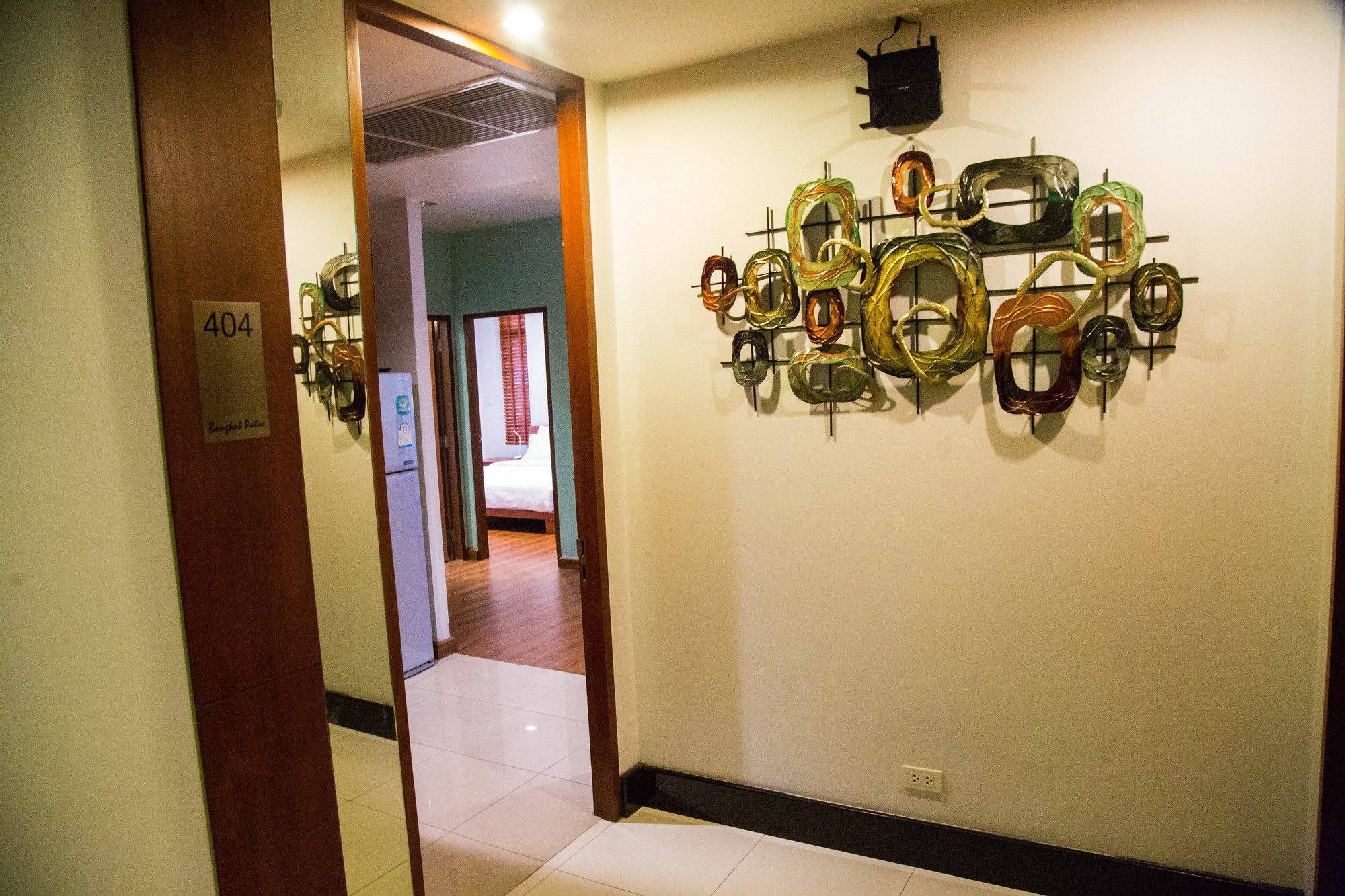 Patio Luxury Suites Bangkok Extérieur photo